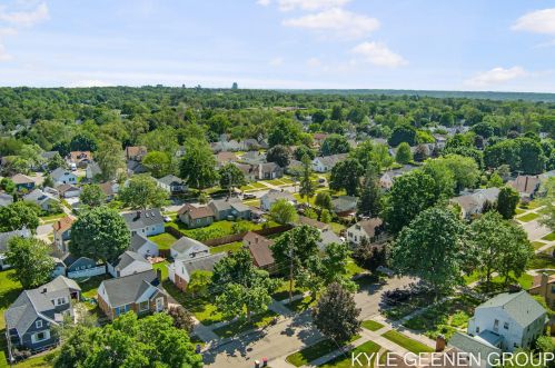 1114 Northlawn St, Grand Rapids MI 49505-3724 exterior