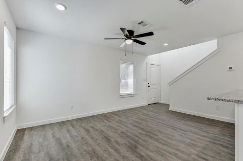 305 Hull St, Denison TX  75021-4921 exterior