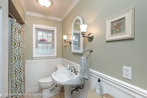 2215 Middle Ave, Point Pleasant Beach NJ 08742-5138 exterior