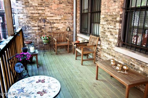 2837 Pine Grove Ave, Chicago IL  60657-6109 exterior