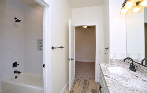 5233 Bellevue St, Tucson AZ 85712-5158 exterior