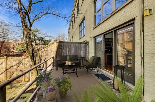 2246 Lakewood Ave, Chicago IL 60614-3629 exterior