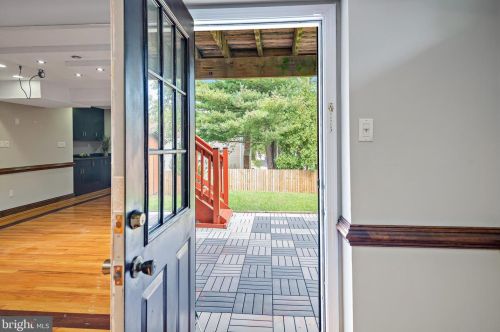 7725 Epsilon Dr, Rockville MD 20855-2546 exterior