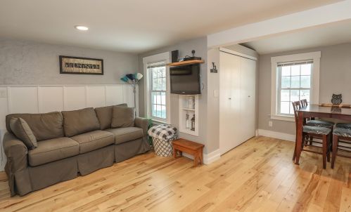 4 Country Hill Rd, Concord, NH 03307-1121