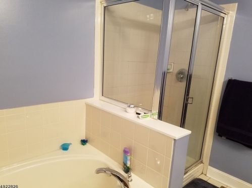 810 Donato Cir, Scotch Plains NJ 07076-1072 exterior