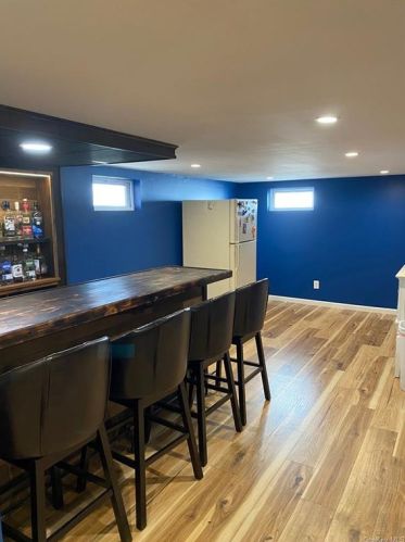 106 Hale Rd, Babylon NY 11703-4508 exterior