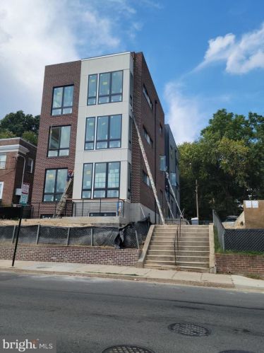 3918 10 St, Washington DC 20002-3736 exterior