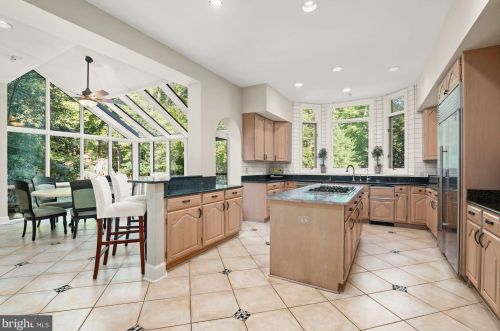 9821 Avenel Farm Dr, Rockville MD  20854-5414 exterior