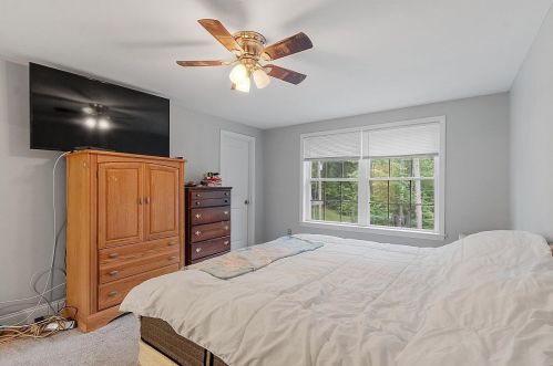 16 Lawrence St, Derry NH 03038-2261 exterior