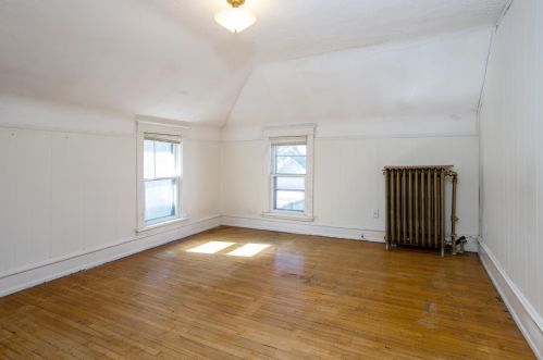 437 Fry St, Saint Paul MN 55104-2390 exterior