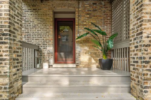 1457 Norwood St, Chicago IL 60660-2404 exterior