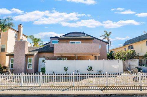 5356 Driftwood St, Oxnard CA 93035-1032 exterior