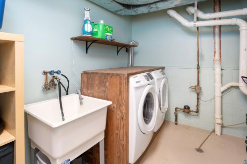 420 Anoka St, Duluth MN 55803-1921 exterior