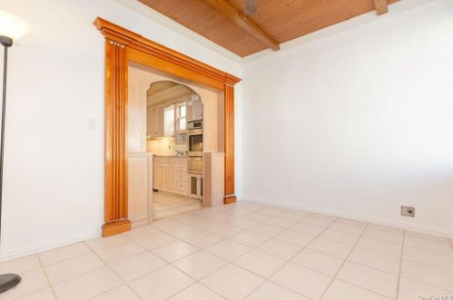 1842 Holland Ave, Bronx NY 10467-8709 exterior