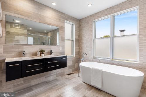 833 Bainbridge St, Philadelphia PA  19147-2009 exterior