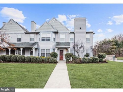 804 Sweetwater Dr, Riverton NJ  08077-2470 exterior