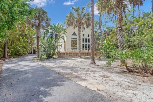 1720 20th Ave, Naples, FL 34120-5432