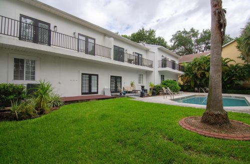 1110 Moody Ave, Tampa FL 33629-4725 exterior