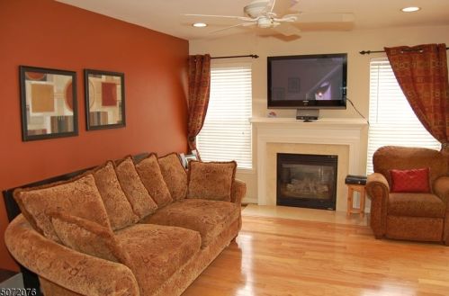 906 Wendover Ct, Dover NJ  07869-1642 exterior