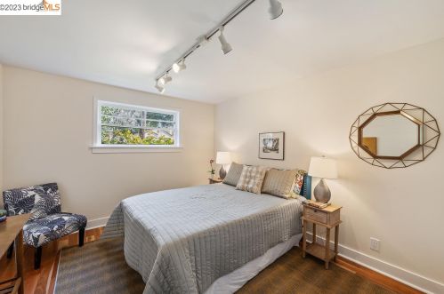 2122 Sacramento St, Berkeley CA 94702-1905 exterior