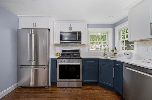 4 Mount Ave, Providence RI  02906-3410 exterior