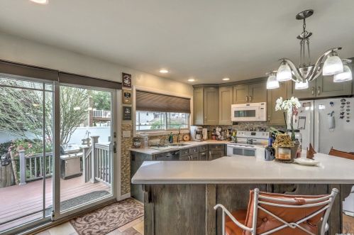 309 Amsterdam Ave, Babylon NY 11704-4929 exterior