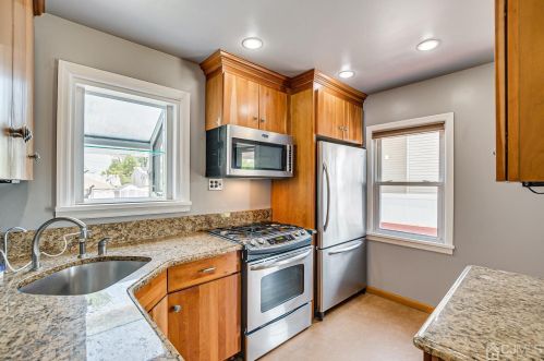 429 Douglas Ave, Avenel NJ 07001-1108 exterior