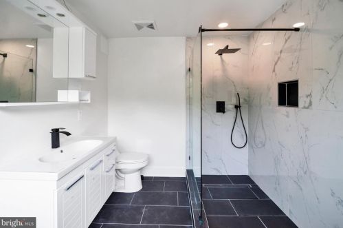 102 Ritchie Ave, Silver Spring MD  20910-5112 exterior