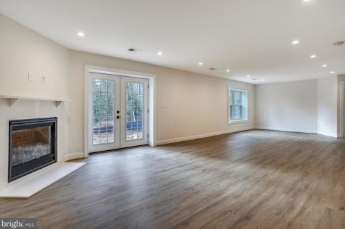 6811 Dillon Ave, Mc Lean VA 22101-4401 exterior