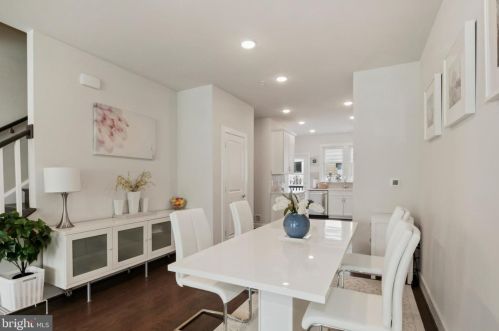 917 King Farm Blvd, Rockville MD 20850-6610 exterior