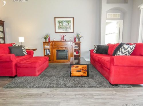 9780 Lindale Trace Blvd, Fort Pierce FL  34987-2411 exterior