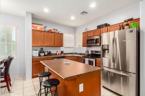 2032 77th Ln, Phoenix AZ 85033-4925 exterior