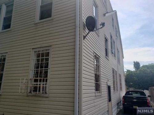 195 Wainwright St, Newark NJ  07112-1354 exterior