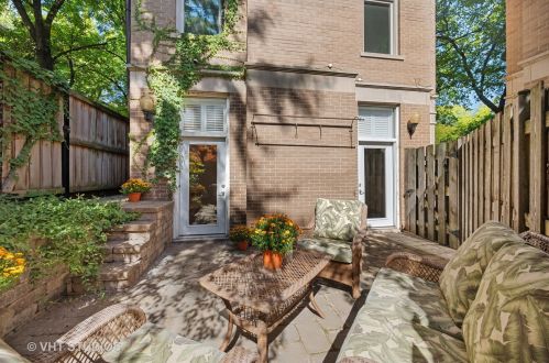 2701 Janssen Ave, Chicago IL 60657-1323 exterior