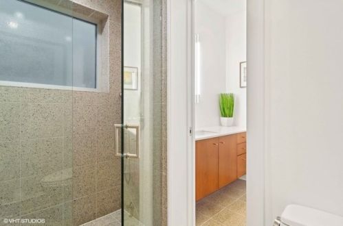 1734 Wolcott Ave, Chicago IL 60622-1385 exterior