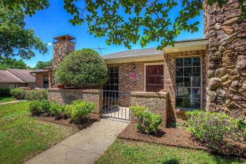 1513 Cherrycrest St, Dallas, TX 75228-5140