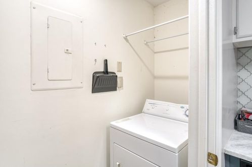 329 Granville Ct, Atlanta GA  30328-3434 exterior