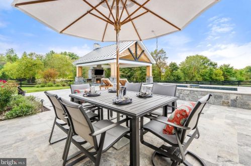 23073 Creighton Farms Dr, Leesburg VA 20175-6491 exterior