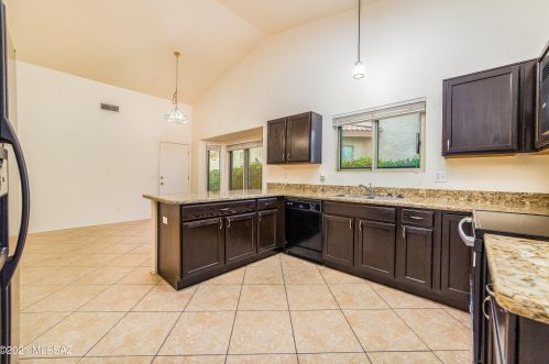 7629 Freshwater Pearl Dr, Tucson AZ  85747-5728 exterior