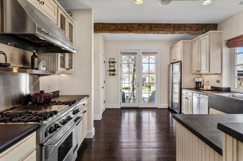 2332 Divot Dr, Saint Louis MO 63131-3240 exterior