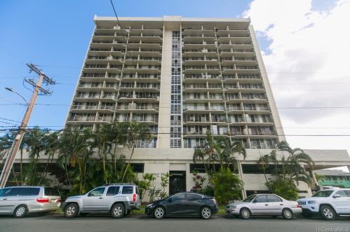 2121 Algaroba St, Honolulu HI  96826-2708 exterior