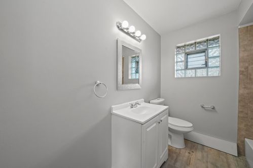 832 17 Ave, Broadview IL 60153-1856 exterior