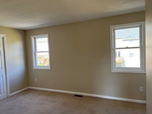 24 Frd Lndg Dr, Dover NH 03820-4552 exterior