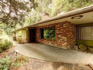 4922 Barnes Rd, Portland OR  97225-6104 exterior