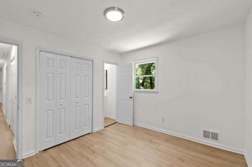 5496 Davis Dr, Austell GA 30106-7915 exterior