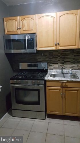 1611 Allengrove St, Philadelphia, PA 19124-2729