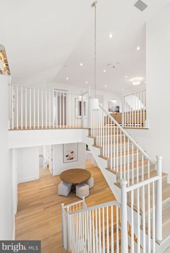 4526 Hawthorne St, Washington DC 20016-3570 exterior