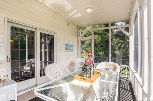 31 Atwater Ave, Derby CT 06418-1409 exterior