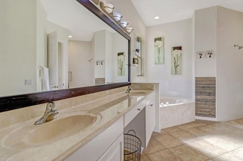 370 19 St, Naples FL 34117-3327 exterior