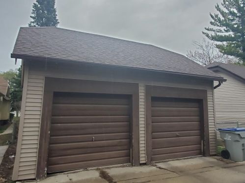 2827 51, Milwaukee WI 53219-3321 exterior